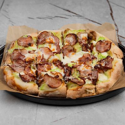 Пицца ветчина-бекон в Air по цене 936 ₽