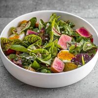 Тунец с авокадо и кунжутным соусом в 321 Club by Novikov