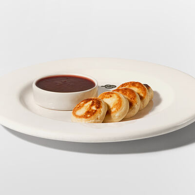 Сырники с джемом из сливы и винограда в Masa Madre по цене 650 ₽