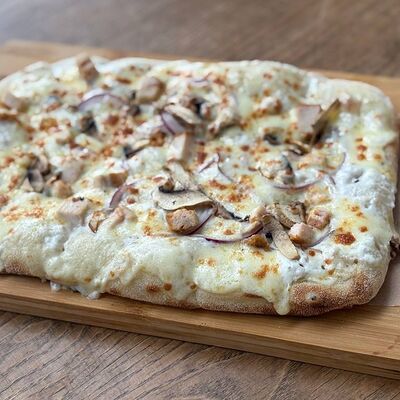 Пицца Жульен 20 на 30 в Eezy One Pizza по цене 679 ₽