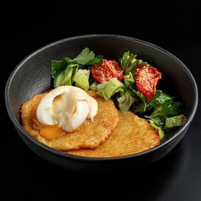 Драники с яйцом пашотв Stories по цене 399 ₽