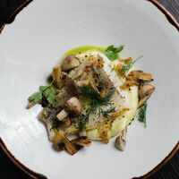 Судак с пюре и жареными вешенками в Bezhitsa