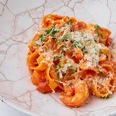 Фетучини с креветками в CAFE 15/86 по цене 1250 ₽