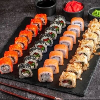 Сет Четверг в ROLLS KING SUSHI KINGDOM по цене 3999 ₽