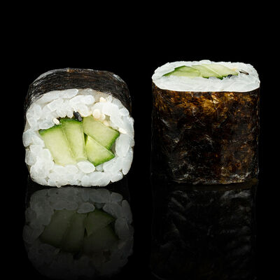 Огурец ролл в Дракон по цене 150 ₽