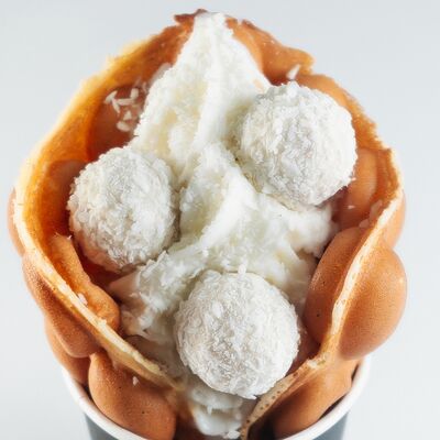 Вафля Рафаэлло в Coffee and Parfait Bar по цене 2400 ₸