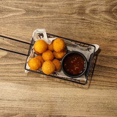 Сырные шарыв Гриль Бар Понеслось по цене 490 ₽