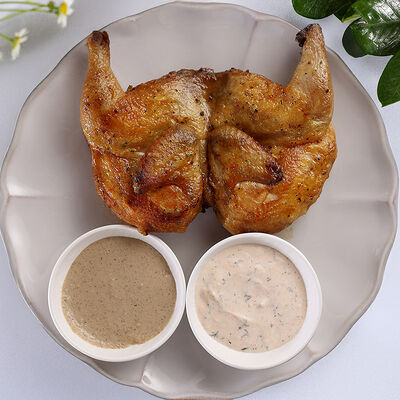 Цыпленок тапака с чесночным соусом в Юность у моря по цене 1450 ₽