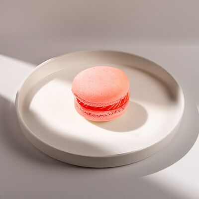 Макарон Клубничный милкшейк в Дим Кофе Скрябина по цене 180 ₽