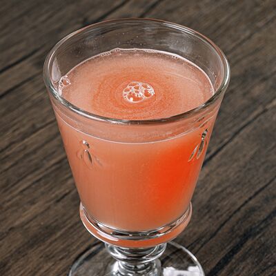 Грейпфрутовый свежевыжатый сок в Christian по цене 480 ₽