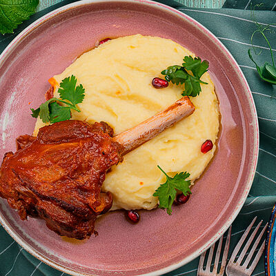 Томлёная баранья голяшка в Кавказ по цене 1245