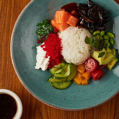 Поке с лососем в Рамен с уткой по цене 1200 ₽