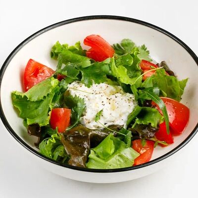 Страчателла с томатами и зеленью в Гости по цене 620 ₽