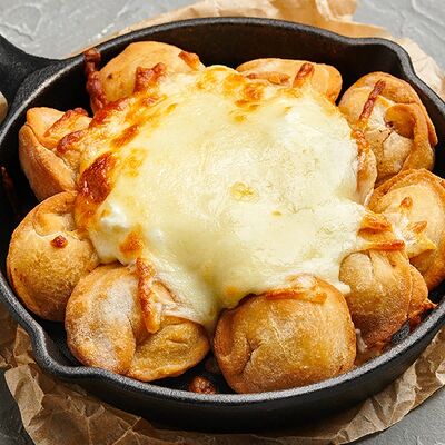 Пельмени запеченные под сыром в Корчма по цене 360