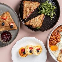 Логотип Avgust13