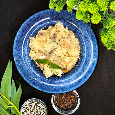 Паста сливочная с курицей и грибами в Kultura по цене 1180 ₽