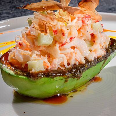 Японский тартар с креветкой в UMI Asian kitchen & bar по цене 1150 ₽