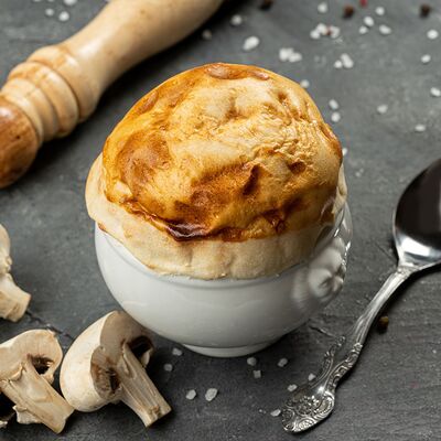 Фирменный грибной суп-пюре в Сорренто по цене 420 ₽