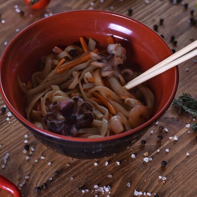 Удон с морепродуктами в Адельфия по цене 650 ₽