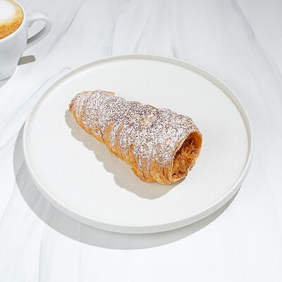 Трубочка с крем-брюле в Магбургер & Братья Караваевы по цене 115