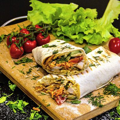 Шаурма Vip с курицей в Огонёк по цене 500 ₽