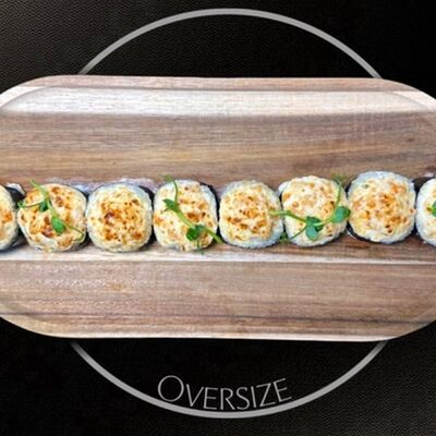 Запеченный с тунцом в Oversize Sushi по цене 1250 ₽