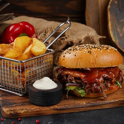 Чак ролл Cheese комбо в Escobar Burgers Tako & Burrito Premium по цене 1290 ₽