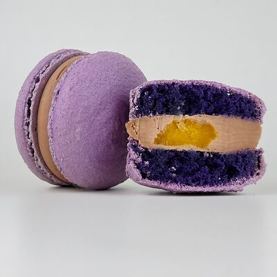  Макарон Шоколад-юдзу в Просто Азия x Десертория по цене 180 ₽