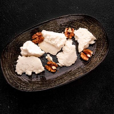 Козий сыр в Сhef Арбат по цене 1100 ₽