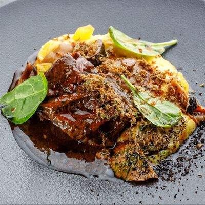 Телячьи щеки с трюфельным пюре в Гастрономический ресторан Москва по цене 1400 ₽