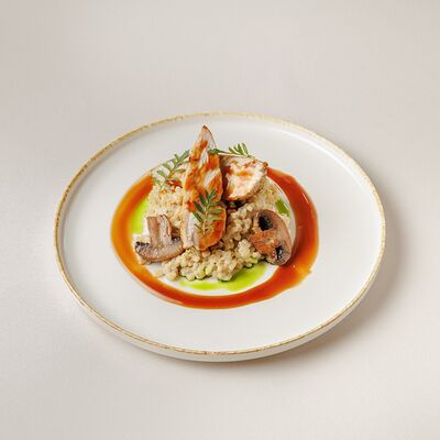 Куриная грудка с булгуром в Buana cafe по цене 1080 ₽