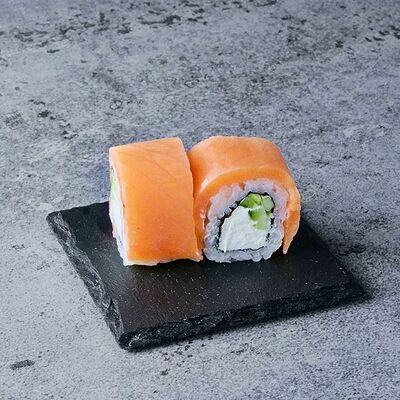 Ролл Филадельфия с огурцом в THE BOX по цене 419