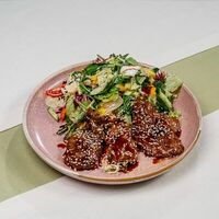 Теплый салат с говяжьей вырезкой в Ривьера