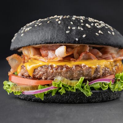 Бургер Блек Геллерт в Gellert Bar по цене 690 ₽