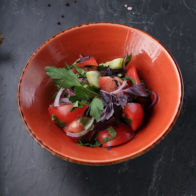 Салат домашний по-грузински в Лас Пальмас по цене 550 ₽