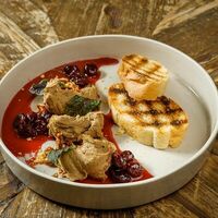 Паштет из куриной печени в Krombacher Beer Kitchen