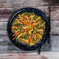 Фунчоза с курицей в Робинfood