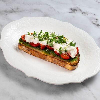 Брускетта с томатами и страчателлой в Bona по цене 660 ₽