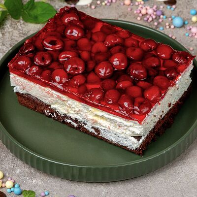 Вишневый нарезной торт в CHO-KAVO по цене 150 ₽