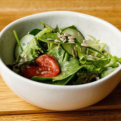 Овощной салат в Pasta Salsa Osteria по цене 390 ₽