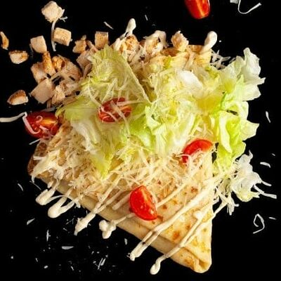 Мини Цезарь с цыпленком в Блинвуд по цене 350 ₽