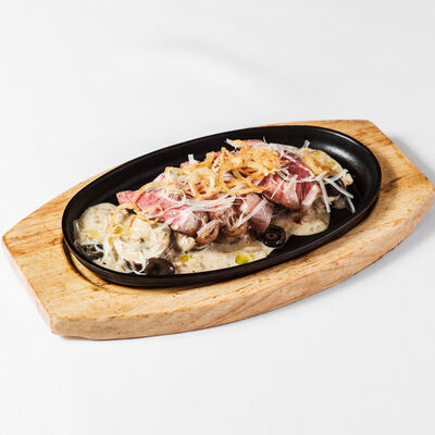 Стейк мясника с печеным картофелем в Самое популярное кафе по цене 590