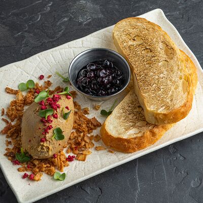 Куриный паштет с цитрусовым мармеладом и подпеченной чиабаттой в Jager Meet to Eat по цене 640 ₽