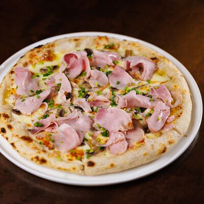 С окороком и грибамв Doge по цене 890 ₽