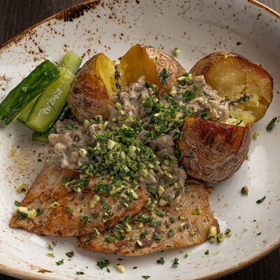 Цыплёнок в деревенском стилев Лепрекон по цене 530 ₽