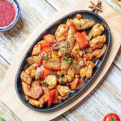 Жаровня курицав Пицца & роллы по цене 660 ₽