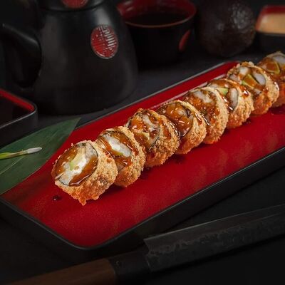 Gq Grand унаги темпура ролл с ароматным угрем в сливочном сыре в Рыбин Гуд Sushi Premium по цене 840 ₽