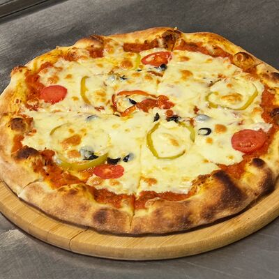 Пицца Маргарита 33 см в Ларена по цене 715 ₽