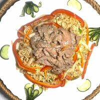 Лапша с жареной говядиной в Pho +84