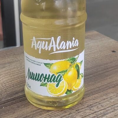 Лимонад AquAlania Лимон в Султан Шаурма по цене 170 ₽